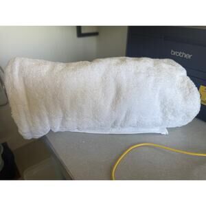 $36 Kassatex White Kassadesign Cotton Luxury Bath Towel 28" x 54"